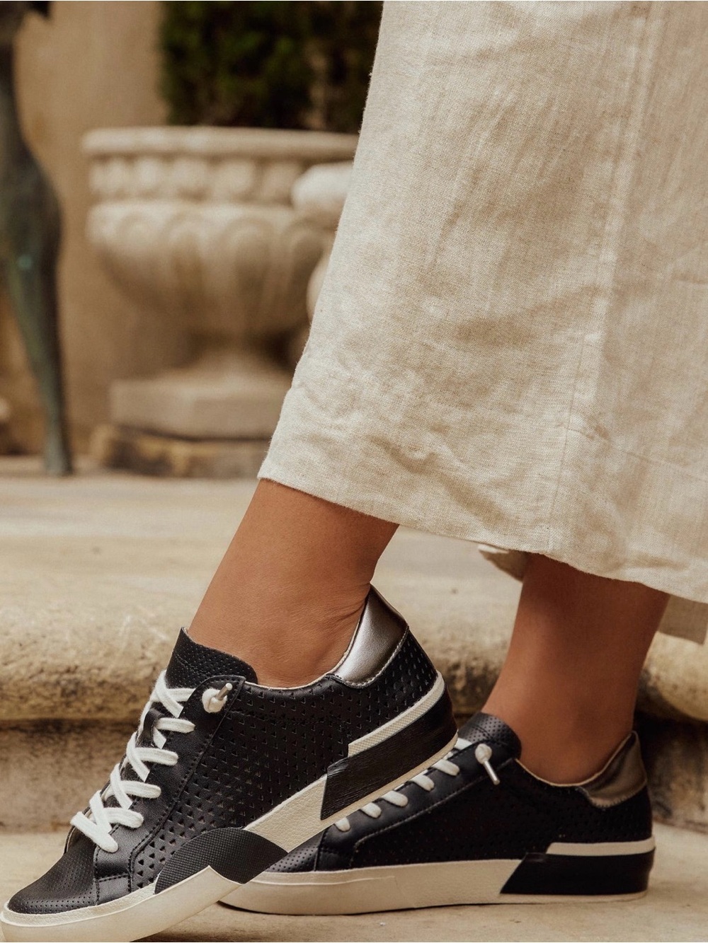 Dolce Vita Black Vita Low-Top Sneakers with White Laces size 7